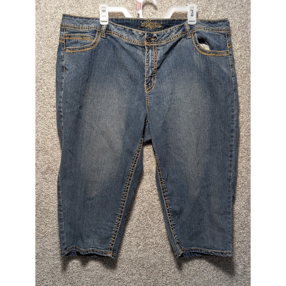 VTG Jeans Womens 24W Carpi Cropped Medium Wash Straight Ladies Embroidered